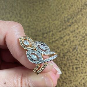 New stone zircon ring